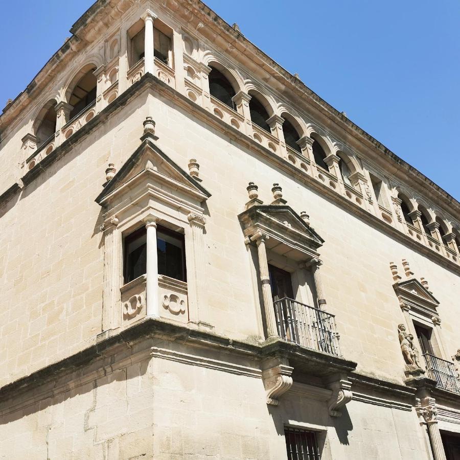 Apartamentos Tres Llaves Palacio De Vela De Los Cobos Úbeda Exterior foto
